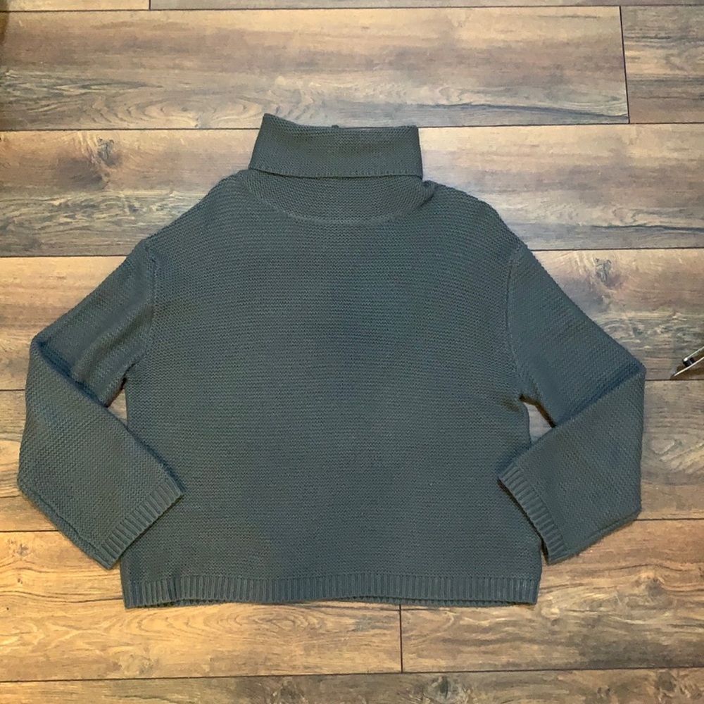 Oversized knit turtleneck
